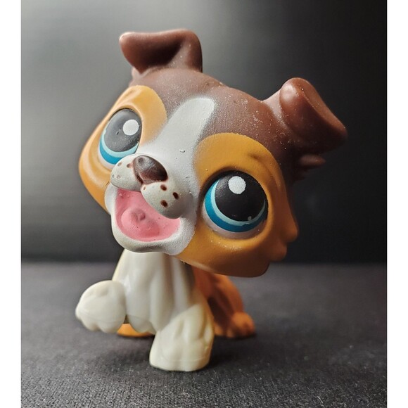 RARE LPS Littlest Pet Shop 2006 #237 Collie Raised Paw Blue Eyes Magnet in Foot - Picture 1 of 3